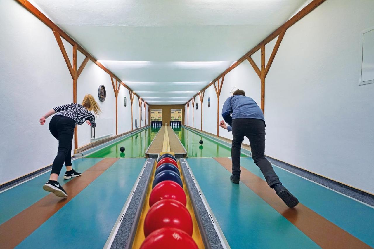 Hotel Gasthof Zum Walfisch Klingenthal Bagian luar foto