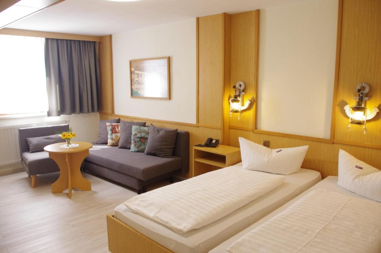 Hotel Gasthof Zum Walfisch Klingenthal Bagian luar foto