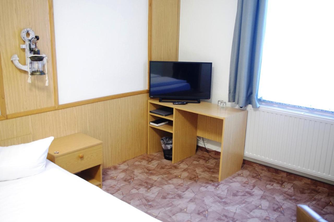 Hotel Gasthof Zum Walfisch Klingenthal Bagian luar foto