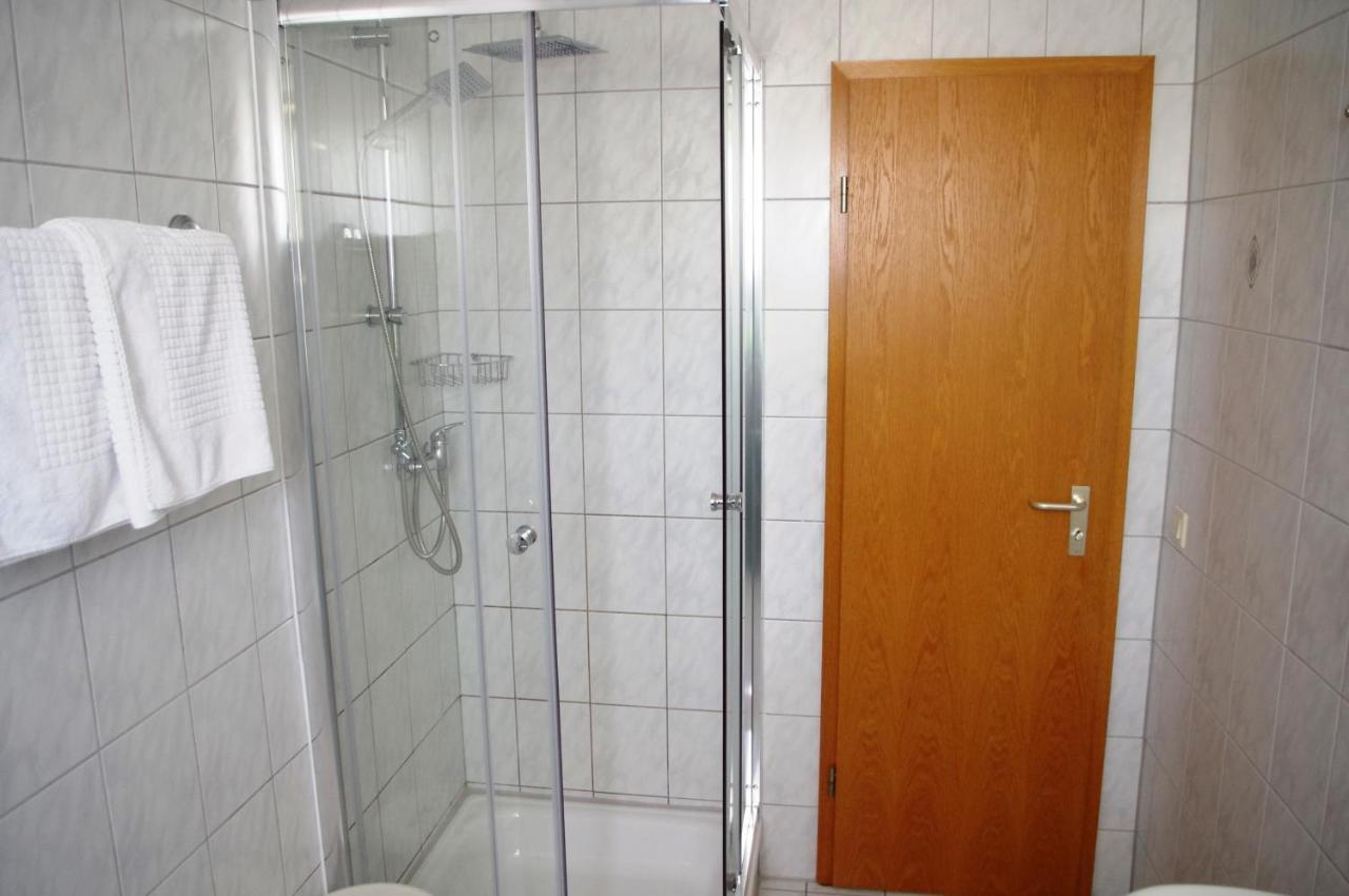 Hotel Gasthof Zum Walfisch Klingenthal Bagian luar foto