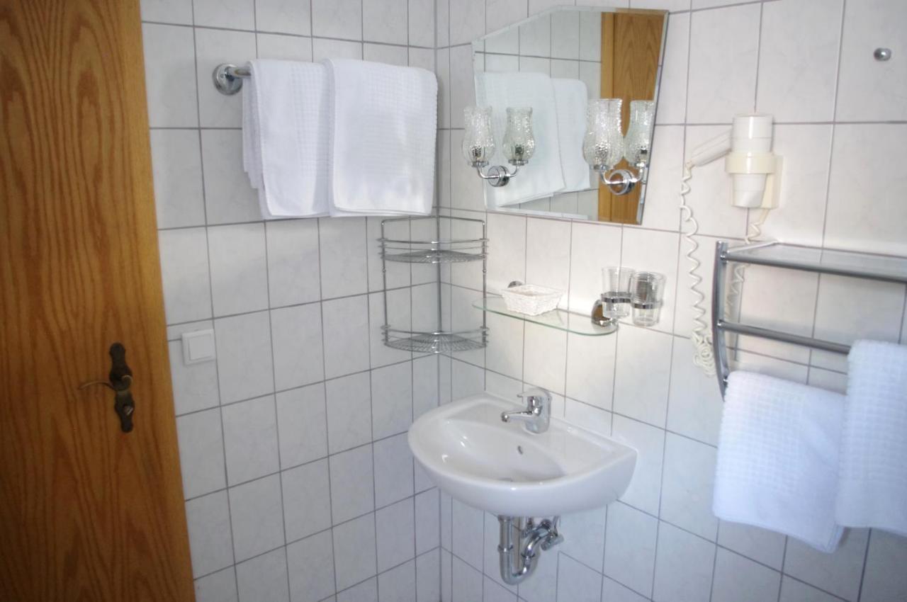 Hotel Gasthof Zum Walfisch Klingenthal Bagian luar foto
