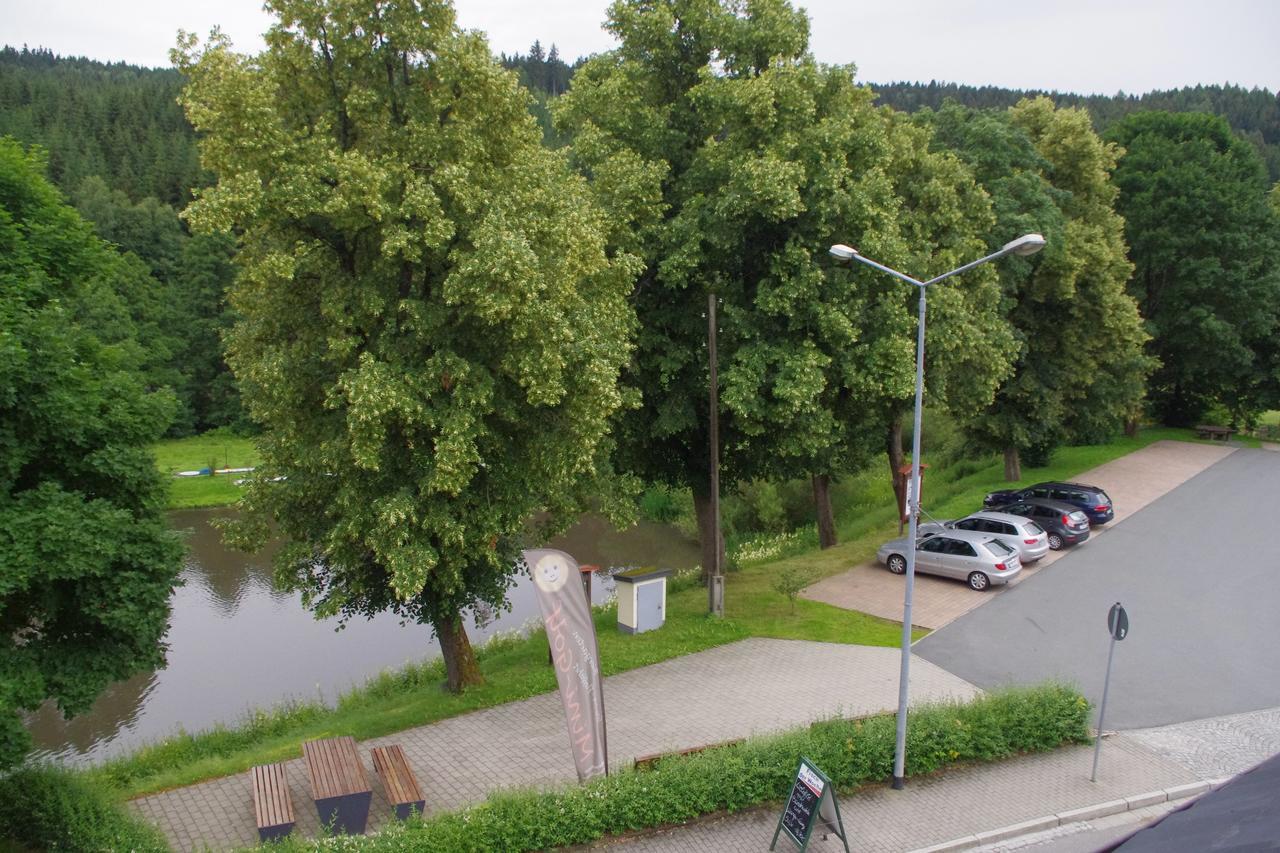 Hotel Gasthof Zum Walfisch Klingenthal Bagian luar foto