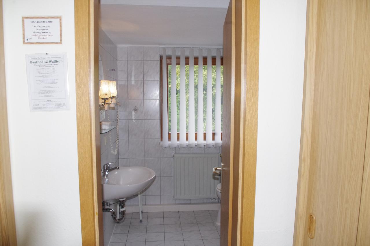Hotel Gasthof Zum Walfisch Klingenthal Bagian luar foto
